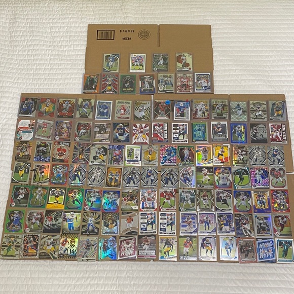 HUGE Lot of NFL Sports Cards.      Autograph And Good Rookies!!! - Picture 1 of 11